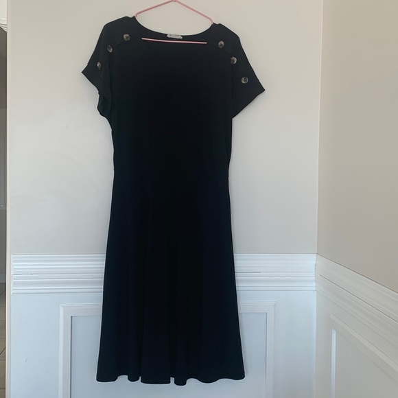 Dresses & Skirts - Comfy Casual Black Dress